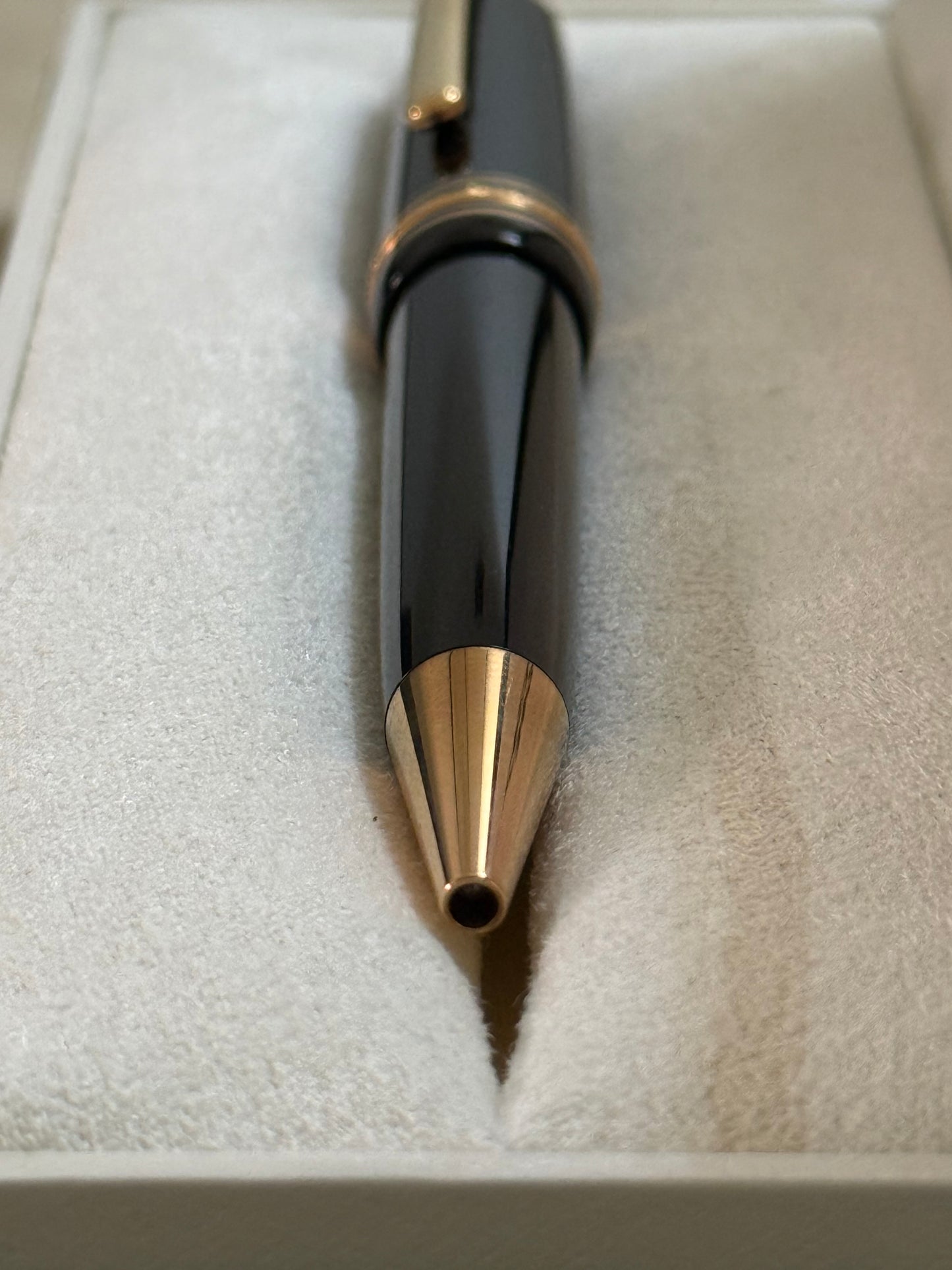 🟢 Pluma Montblanc Meisterstück LeGrand (XL) Giratoria Chapado en Oro Amarillo w/Box 🟢