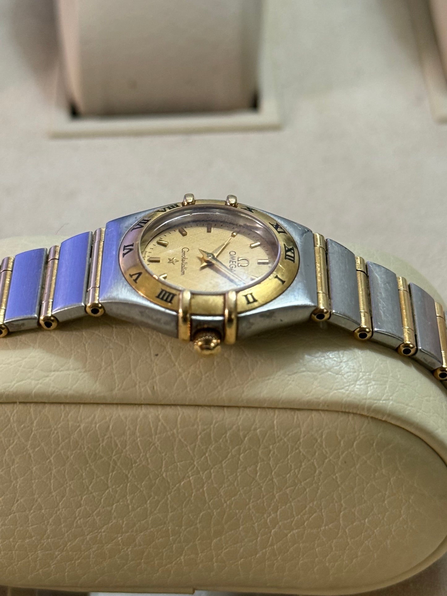 🟢 Omega Constellation Manhattan Lady Oro 🟢