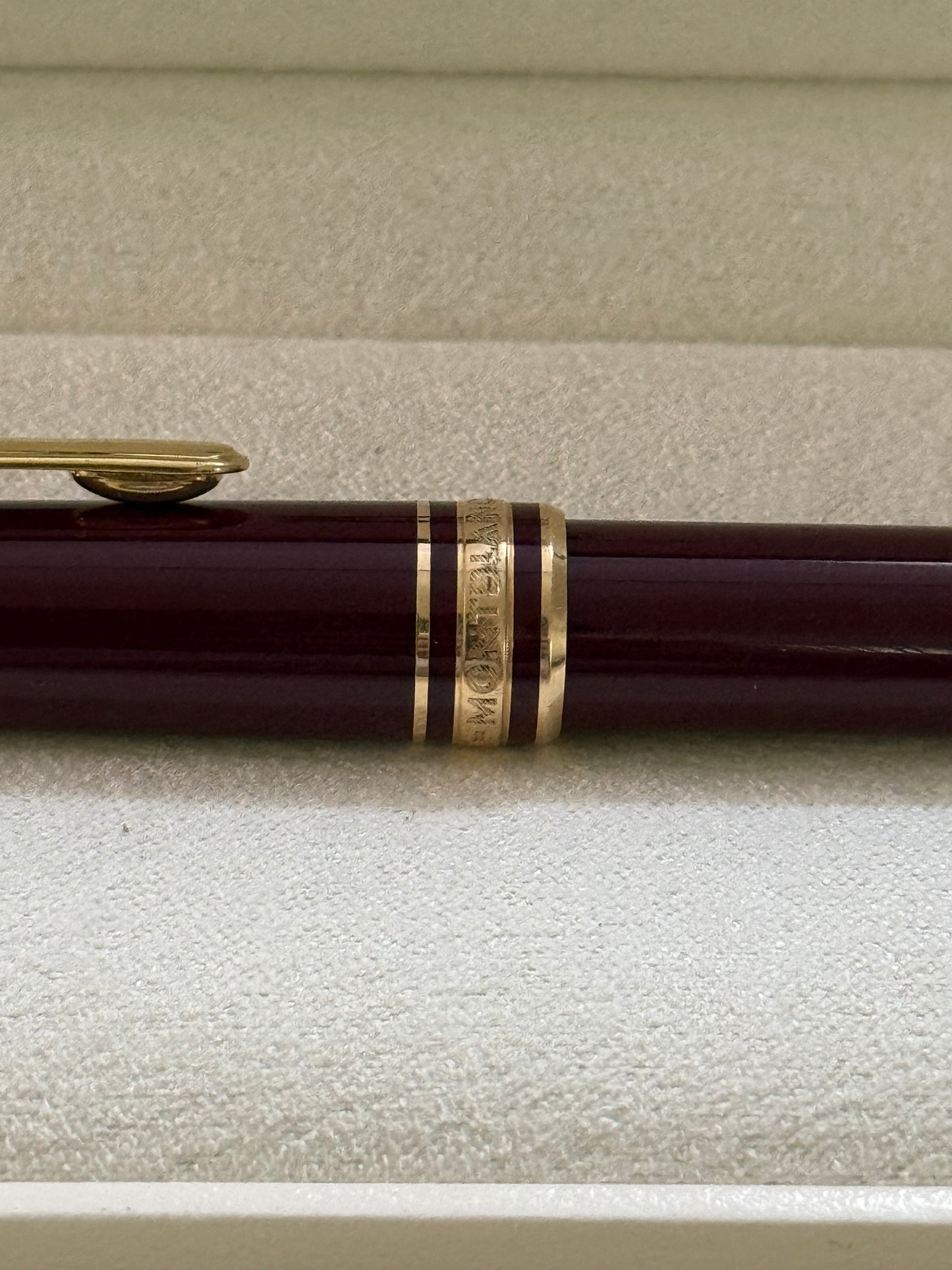 🟢 Pluma Montblanc Meisterstück Classique Chapado en Oro Amarillo (burgundy) w/Box 🟢