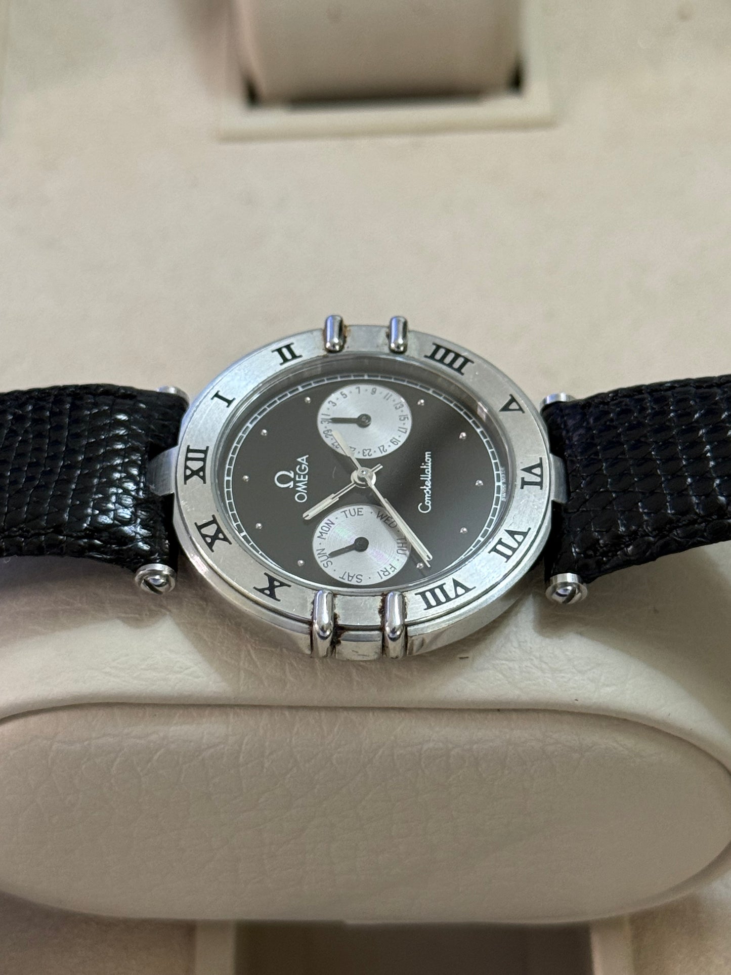 🟢 Omega Constellation Manhattan Reverse Panda Day & Date 🟢